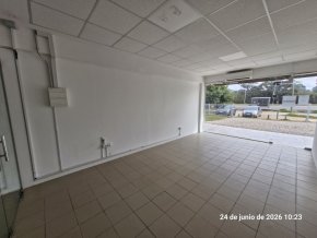 Local en Av. Giannattasio y Márquez Castro – 23 m² con AA — foto 4 de 5