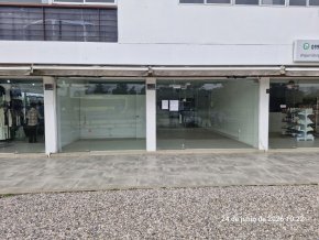 Local comercial en Av. Giannattasio y Márquez Castro – 43 m² con 2 oficinas con AA